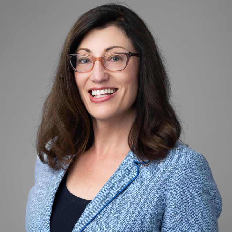 Elizabeth Cooper Headshot