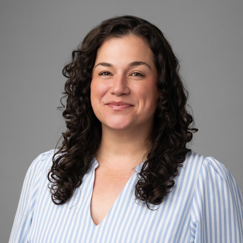 Robin Manthie Headshot