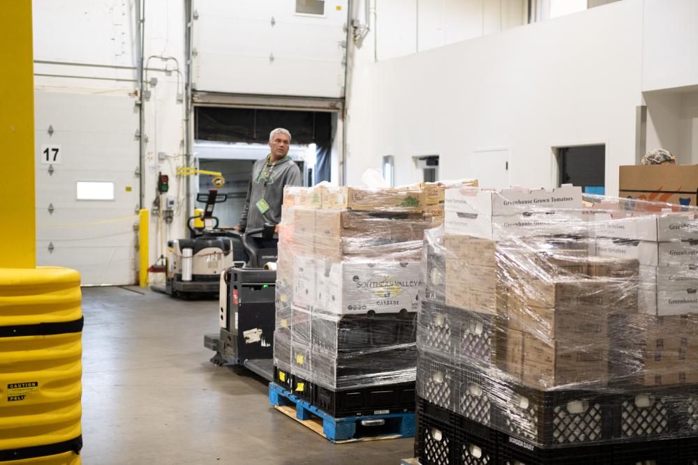 Warehouse pallet driver Warehouse pallet driver