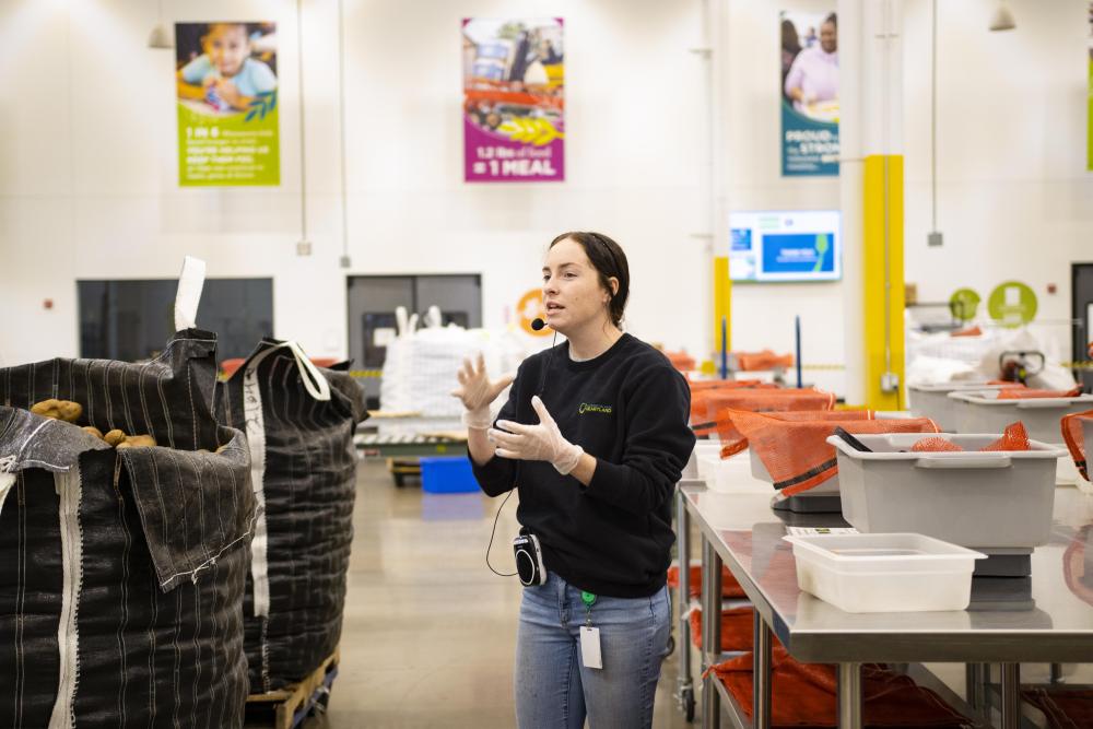 A volunteer ambassador working in the volunteer center at Second Harvest Heartland A volunteer ambassador working in the volunteer center at Second Harvest Heartland