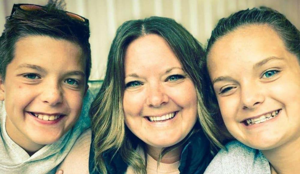 Niki's family Niki and her two children