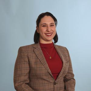 Headshot of Caleigh Gumbiner