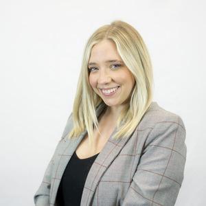 Headshot of Rachel Holmes