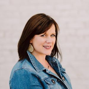 Headshot of Tara Lashley