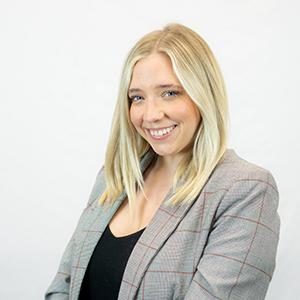 Headshot of Rachel Holmes