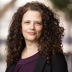 Headshot of Elana Gravitz