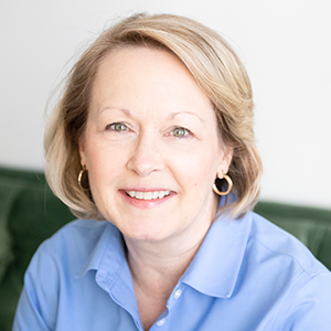 Headshot of Jenifer Loon